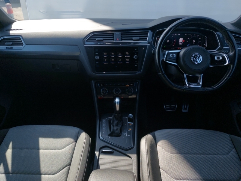 Volkswagen Tiguan 2.0 Tdi 150 R-line Tech Dsg SC69XAA Black #3