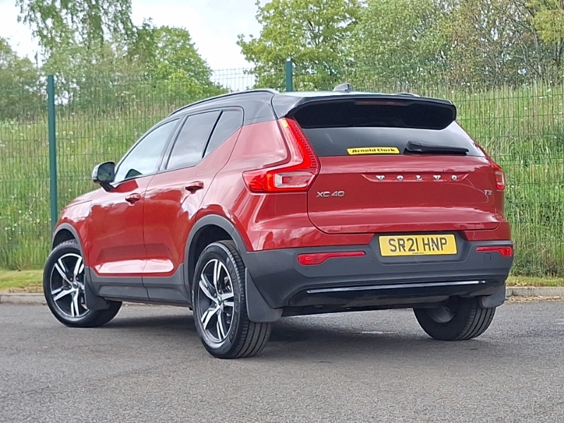 Volvo XC40 1.5 T3 163 R Design Red #2