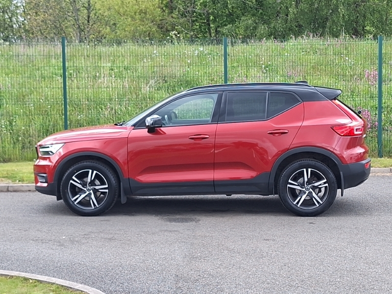 Volvo XC40 1.5 T3 163 R Design Red #4