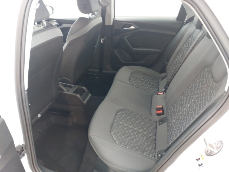 Audi A1 30 Tfsi Sport LP19UAA White #6