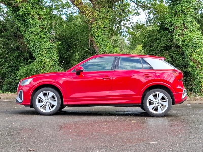 Audi Q2 35 Tfsi S Line S Tronic BD72MMV Red #4