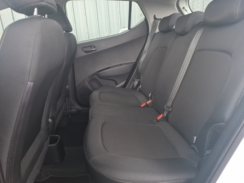 Hyundai I10 1.2 Se MT17WXZ White #6