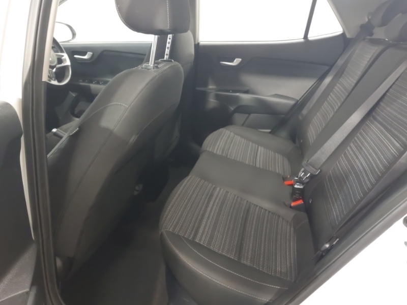 Kia Stonic 1.0T Gdi 99 2 SD23CVR White #6