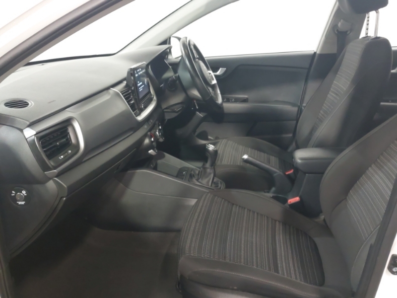 Kia Stonic 1.0T Gdi 99 2 SD23CVR White #5