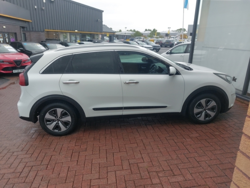 Kia Niro 1.6 Gdi Hybrid 2 Dct White #4