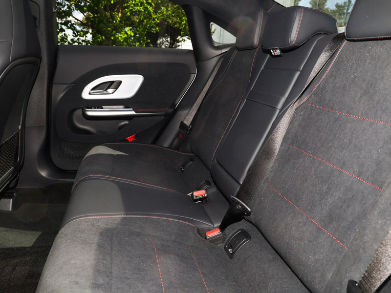 Mercedes-Benz CLA Class Cla 200 Amg Line Executive White #6