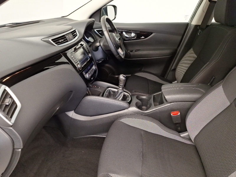Nissan Qashqai 1.3 Dig-t 160 Acenta Premium SD20ECZ Silver #5