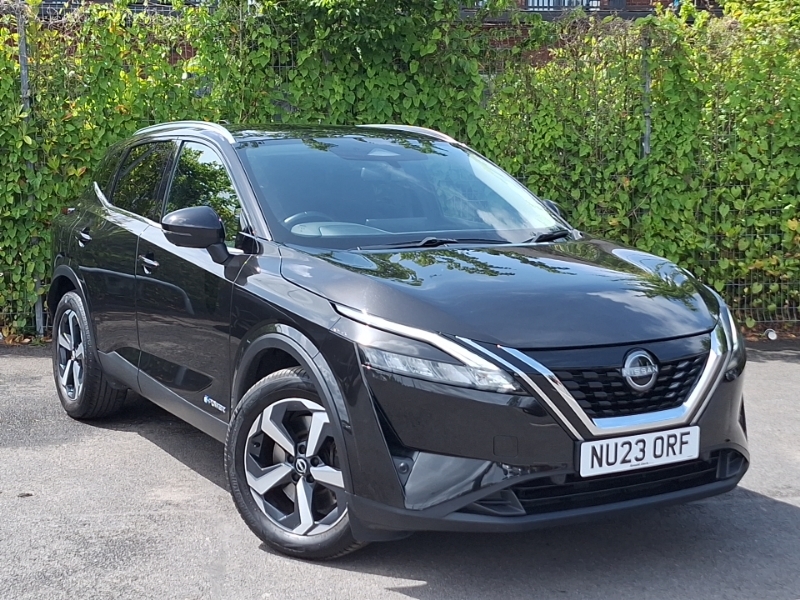 Nissan Qashqai 1.5 E-power N-connecta Glass Roof Black