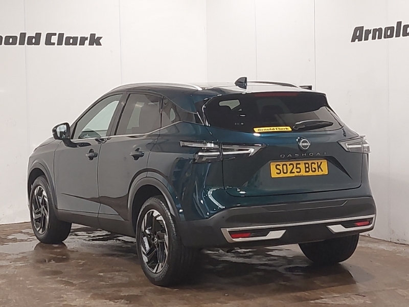 Nissan Qashqai 1.3 Dig-t Mh N-connecta SO25BGK Green #2