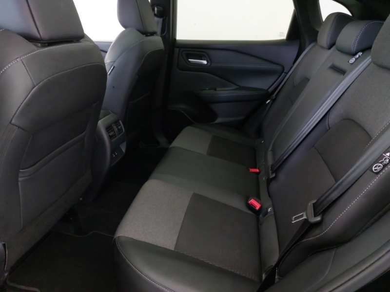 Nissan Qashqai 1.3 Dig-t Mh N-connecta Glass Roof SM25XPY Black #6