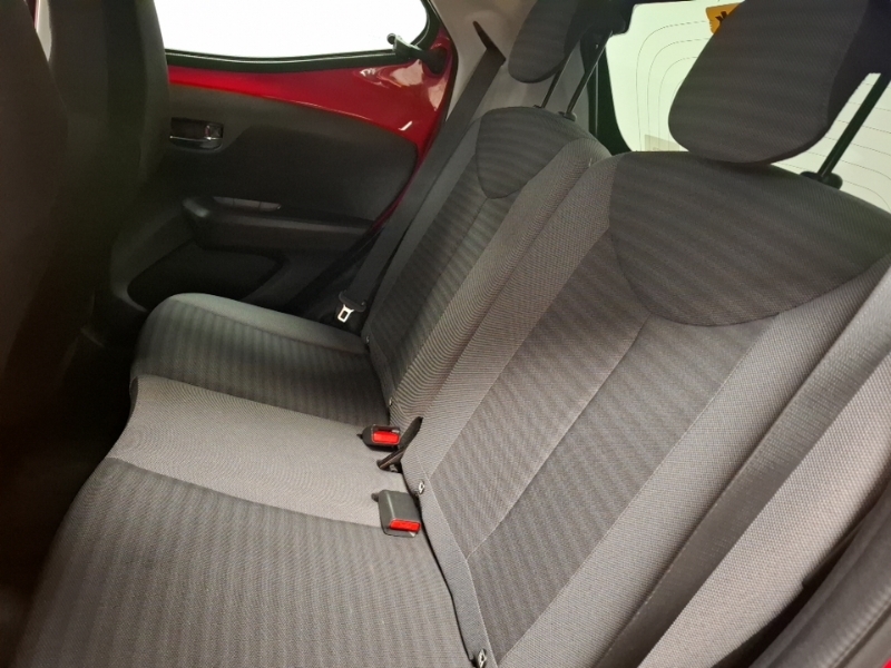 Toyota Aygo 1.0 Vvt-i X-trend SA69NXB Red #6
