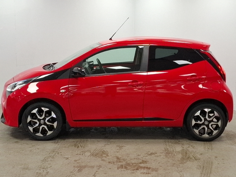 Toyota Aygo 1.0 Vvt-i X-trend SA69NXB Red #4