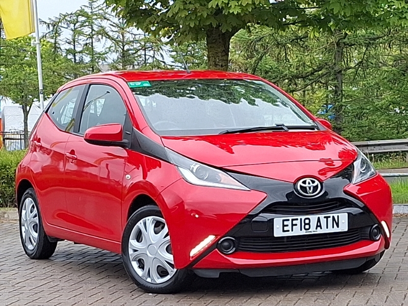 Toyota Aygo 1.0 Vvt-i X-play X-shift Red