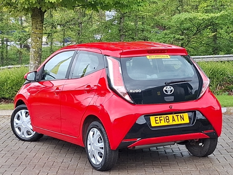 Toyota Aygo 1.0 Vvt-i X-play X-shift EF18ATN Red #2