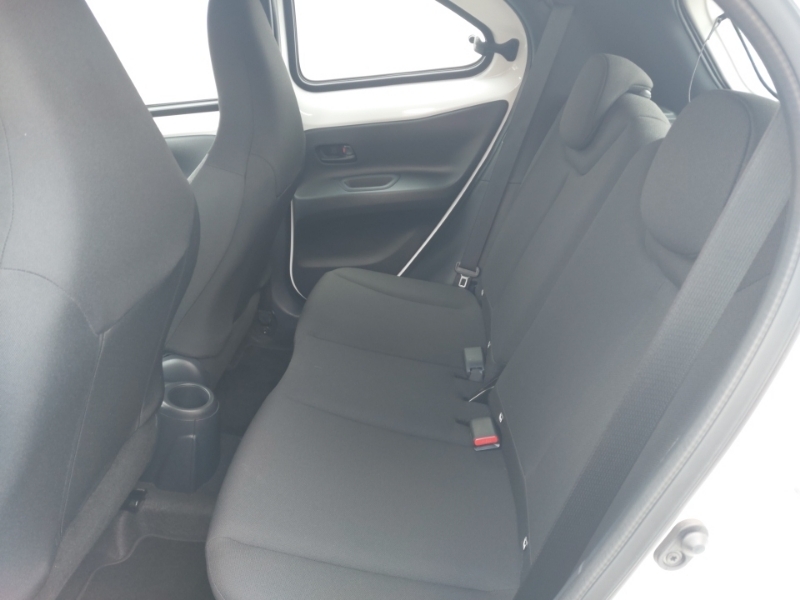 Toyota Aygo X 1.0 Vvt-i Pure SH74FHV White #6