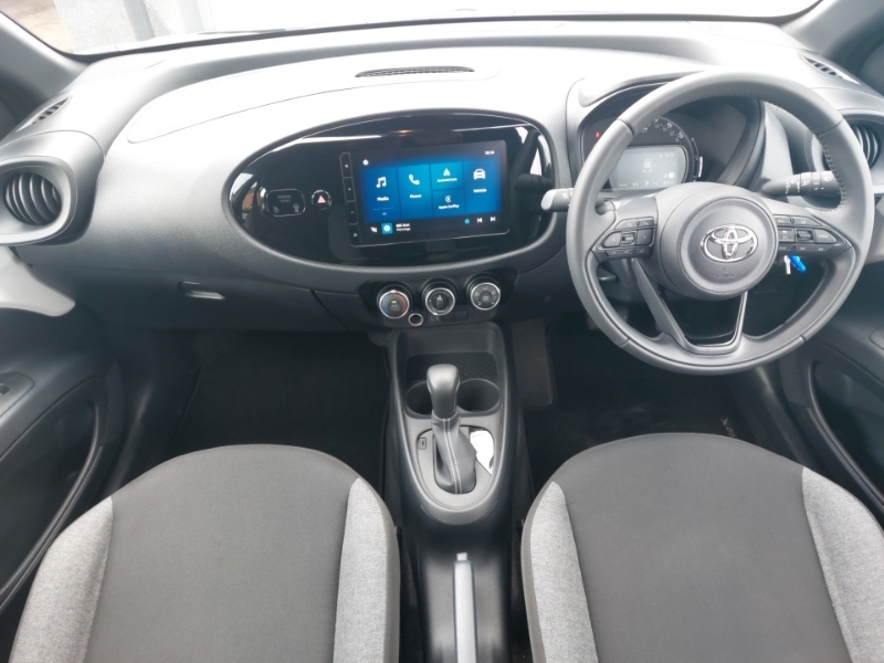 Toyota Aygo X 1.0 Vvt-i Pure SH74FHV White #3