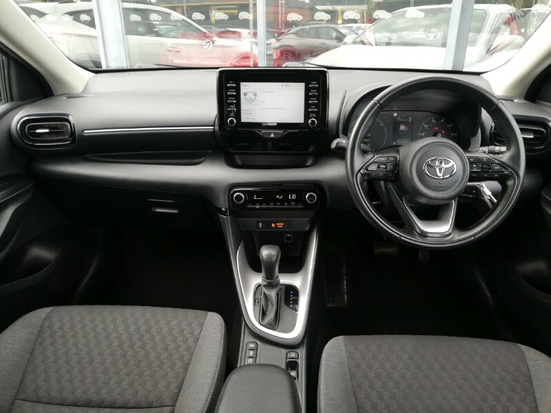 Toyota Yaris 1.5 Hybrid Icon Cvt DU73EKB White #3