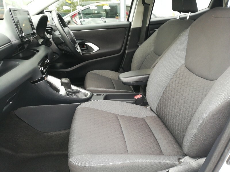 Toyota Yaris 1.5 Hybrid Icon Cvt DU73EKB White #5