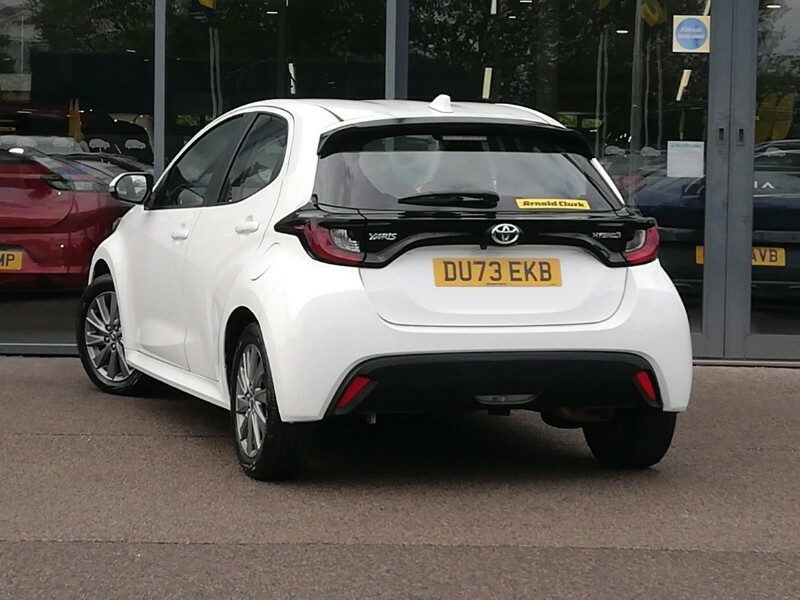 Toyota Yaris 1.5 Hybrid Icon Cvt DU73EKB White #2