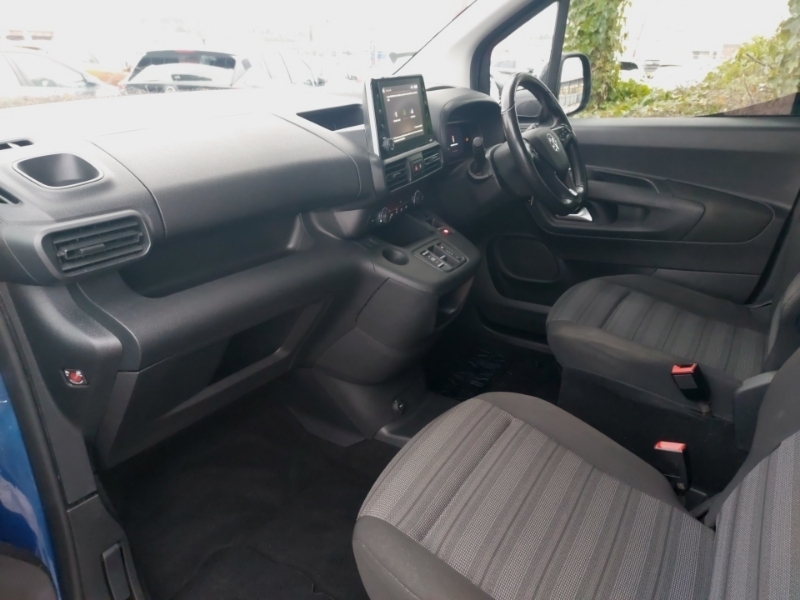 Vauxhall Combo-e Life 100Kw Se 50Kwh SD72WBN Blue #5