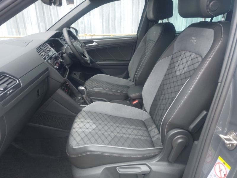 Volkswagen Tiguan 1.4 Tsi Ehybrid R-line Dsg SA73ANR Grey #5