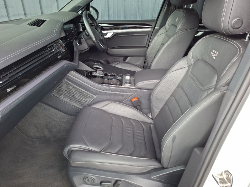 Volkswagen Touareg 3.0 V6 Tdi 4Motion Black Edition Tip WGZ4202 White #5