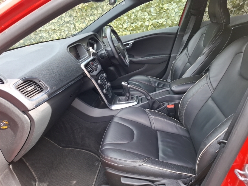 Volvo V40 D2 120 R Design Pro Red #5