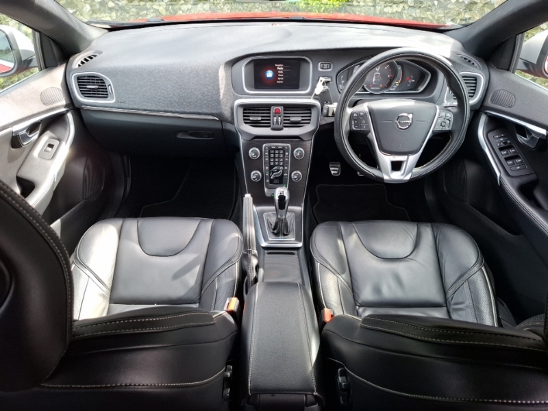 Volvo V40 D2 120 R Design Pro Red #3