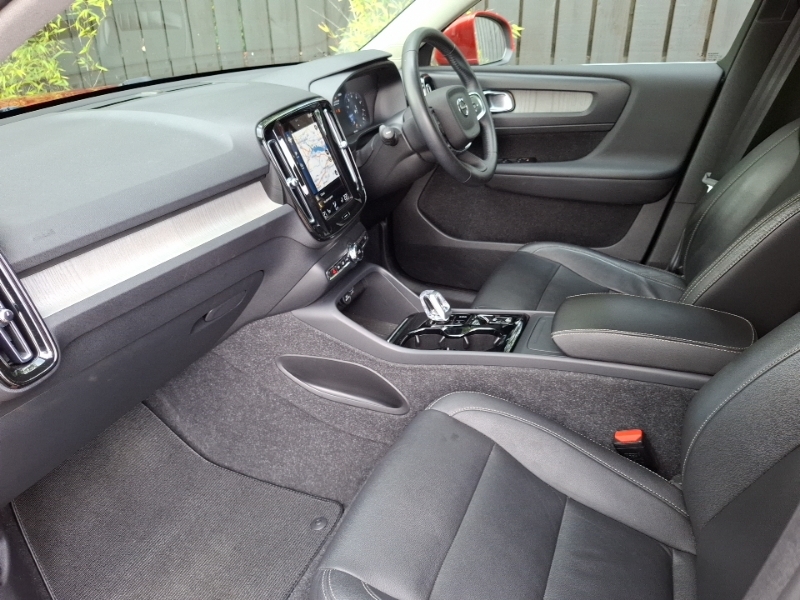 Volvo XC40 1.5 T3 163 Inscription Geartronic KP21LME Red #5