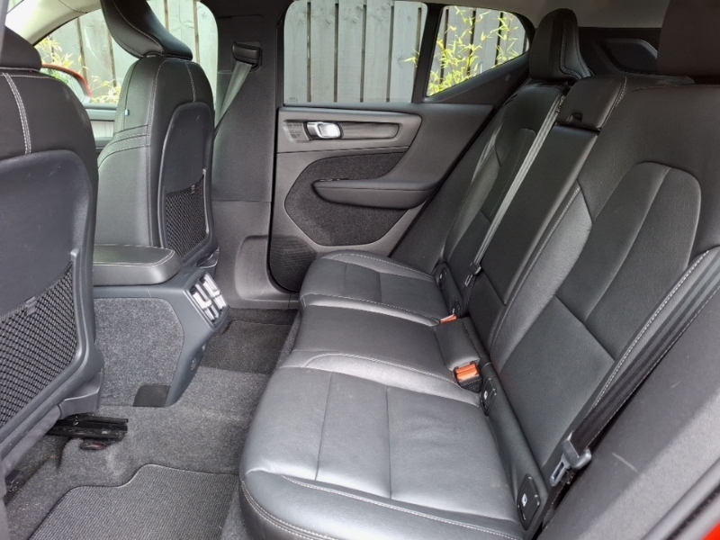 Volvo XC40 1.5 T3 163 Inscription Geartronic KP21LME Red #6