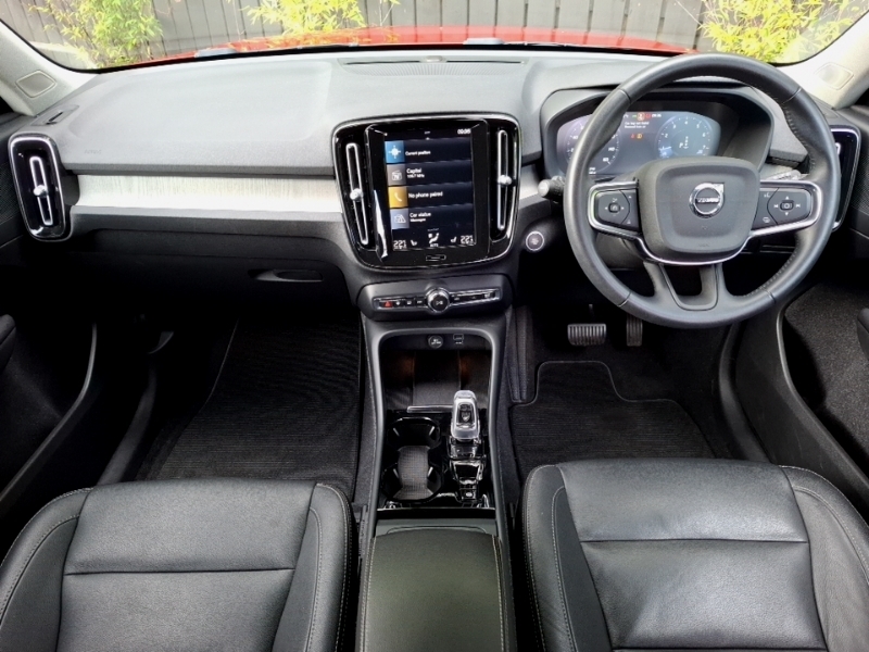 Volvo XC40 1.5 T3 163 Inscription Geartronic KP21LME Red #3
