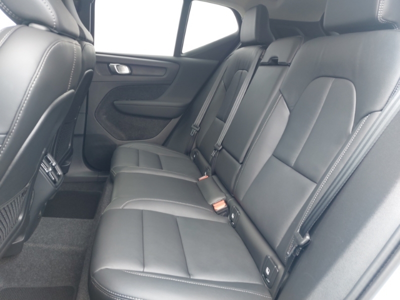 Volvo XC40 2.0 B3p Ultra Dark SB74AAY Blue #6