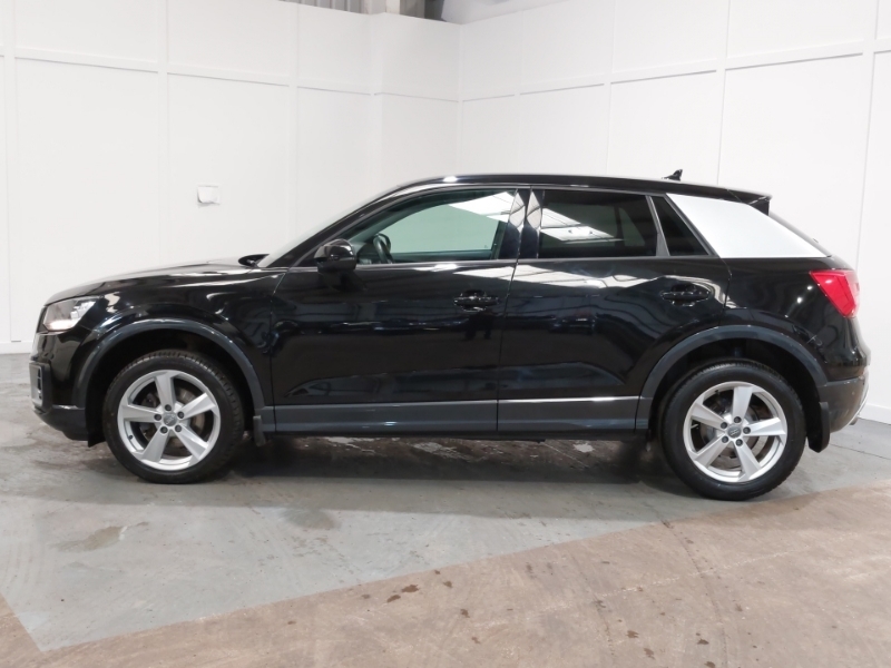 Audi Q2 30 Tdi Sport NJ69CDY Black #4