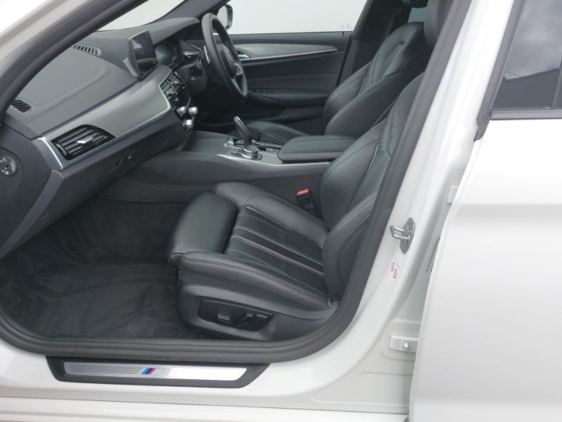 BMW 5 Series 530E M Sport NJ68ZPN White #5