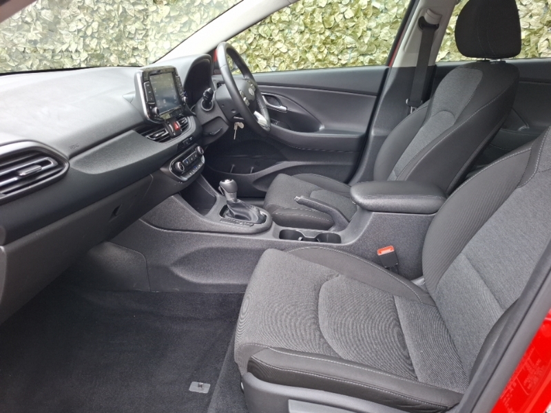 Hyundai I30 1.0T Gdi Se Connect Dct YR73EWK Red #5