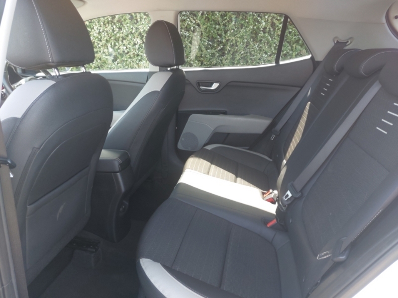 Kia Stonic 1.0T Gdi 3 LJ19THL White #6