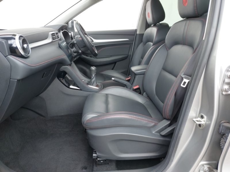 MG ZS 1.0T Gdi Exclusive Silver #5