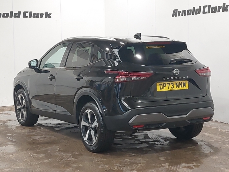 Nissan Qashqai 1.3 Dig-t Mh 158 N-connecta Xtronic DP73NNW Black #2