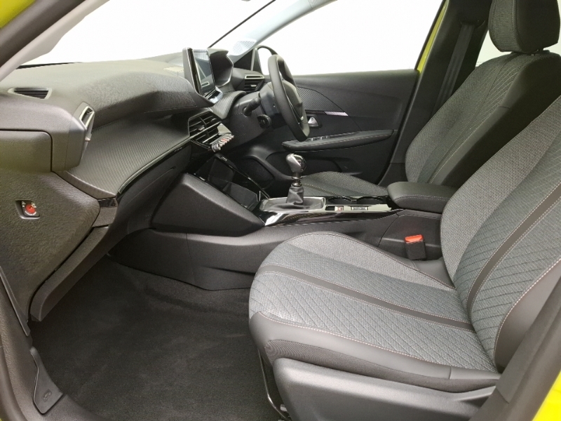 Peugeot 208 1.2 Puretech 100 Allure SJ26VCF Yellow #5