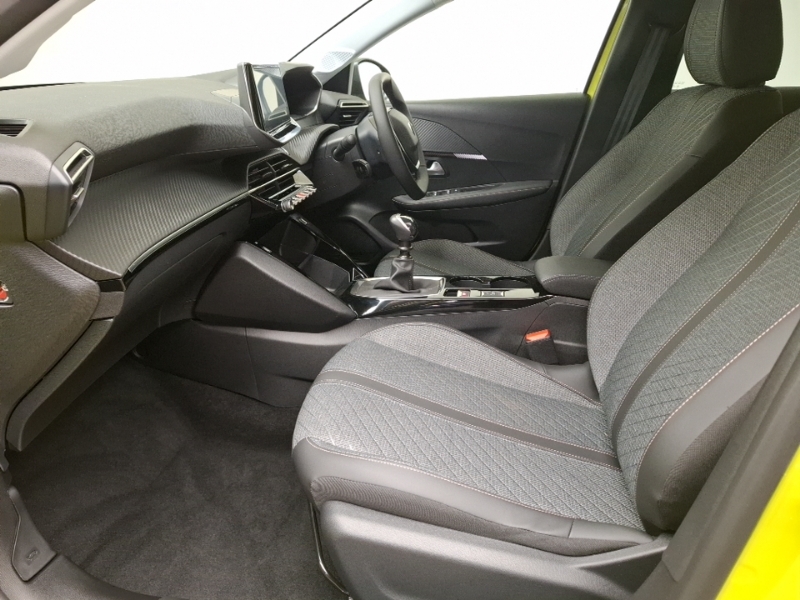 Peugeot 208 1.2 Puretech 100 Allure SG26PVU Yellow #5