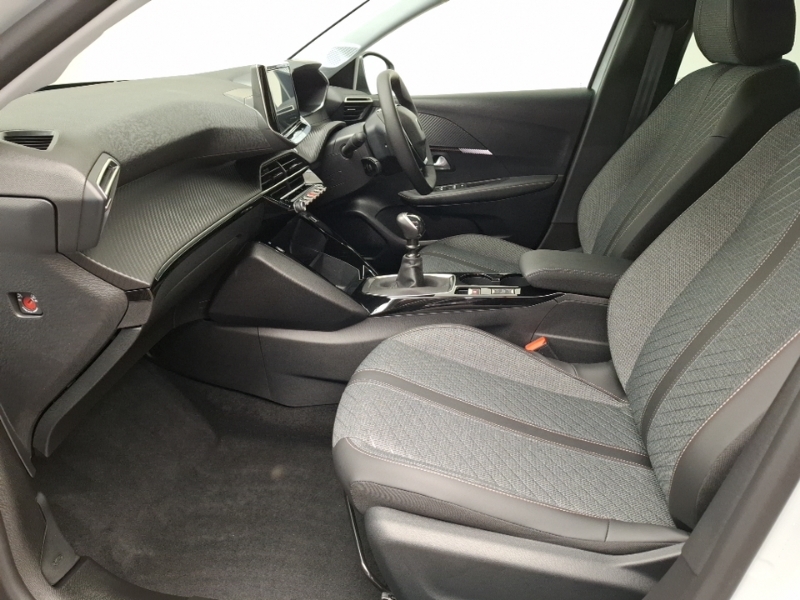 Peugeot 208 1.2 Puretech 100 Allure White #5