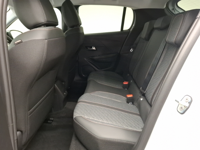 Peugeot 208 1.2 Puretech 100 Allure White #6