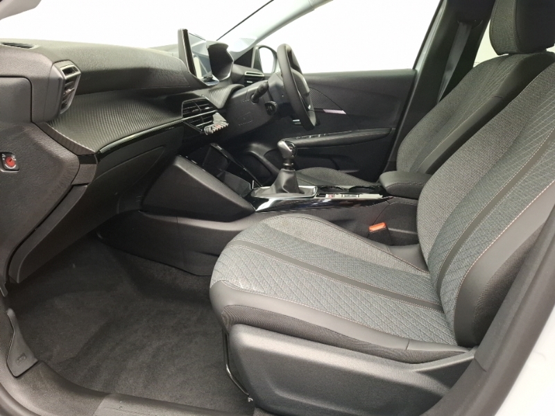 Peugeot 208 1.2 Puretech 100 Allure SJ26UVY White #5