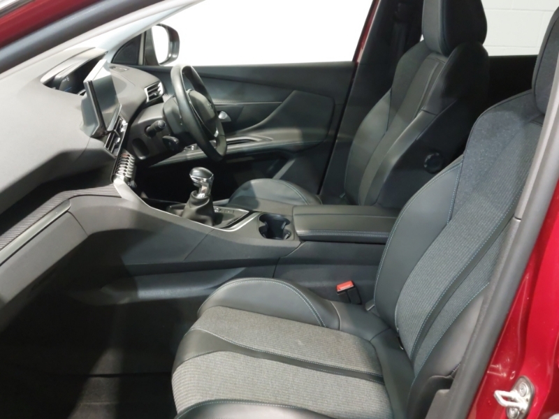 Peugeot 3008 1.2 Puretech Allure SG21BWL Red #5