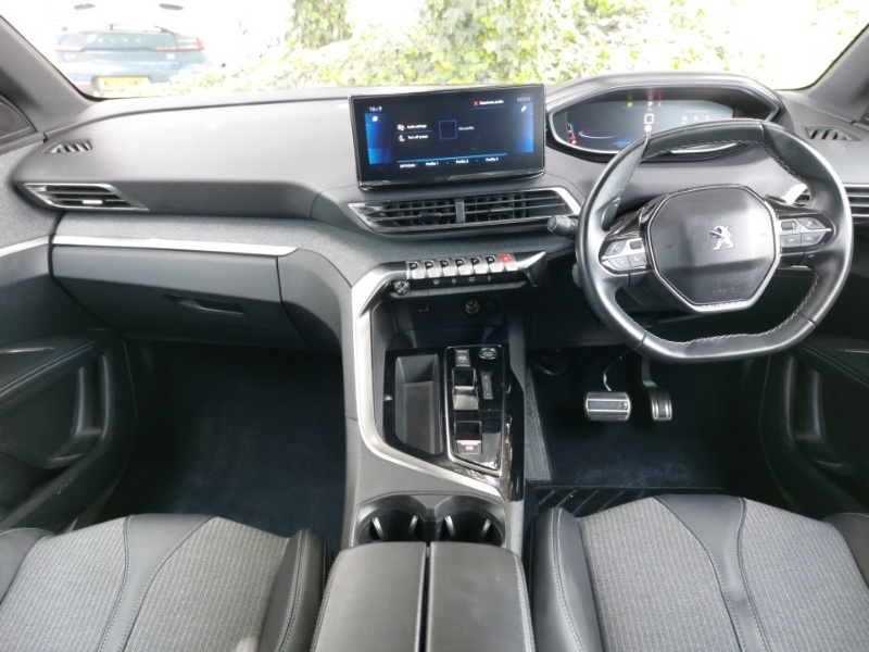 Peugeot 3008 1.5 Bluehdi Allure Premium Eat8 SD23WVN Red #3