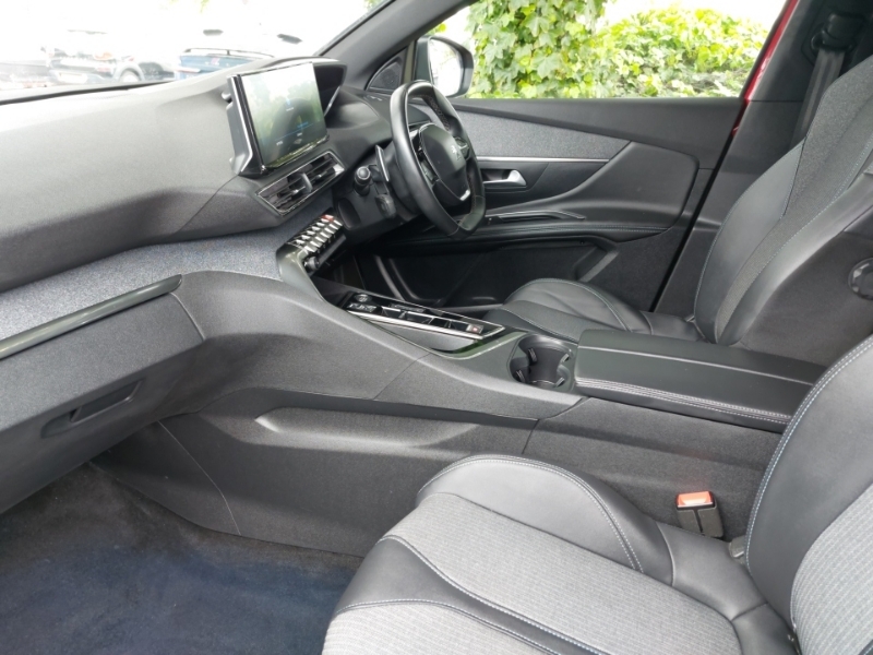 Peugeot 3008 1.5 Bluehdi Allure Premium Eat8 SD23WVN Red #5