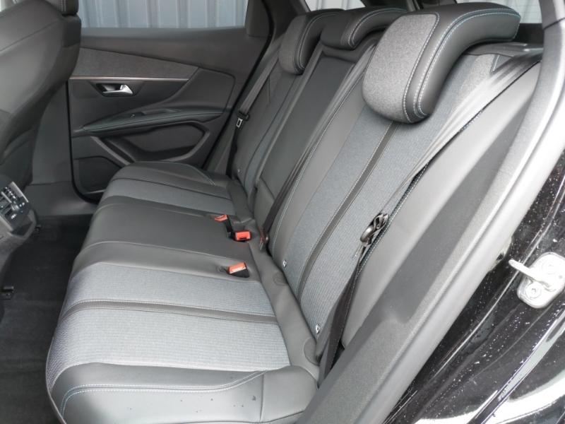 Peugeot 3008 1.5 Bluehdi Allure Premium Eat8 Black #6