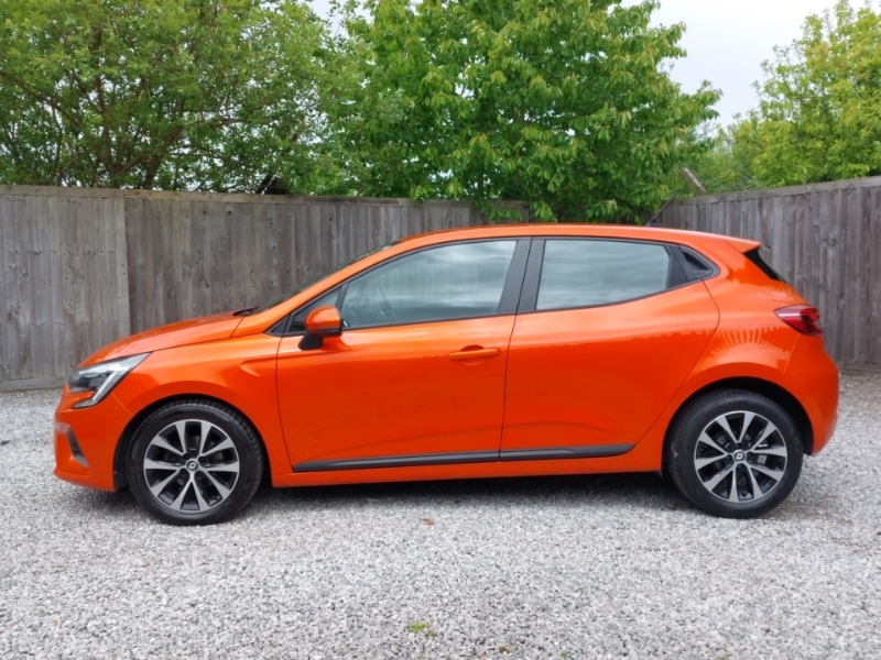 Renault Clio 1.0 Tce 90 Iconic Edition MM22NCO Orange #4