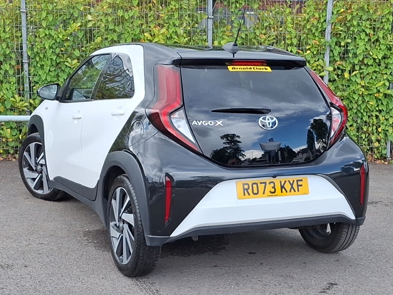 Toyota Aygo X 1.0 Vvt-i Edge RO73KXF White #2