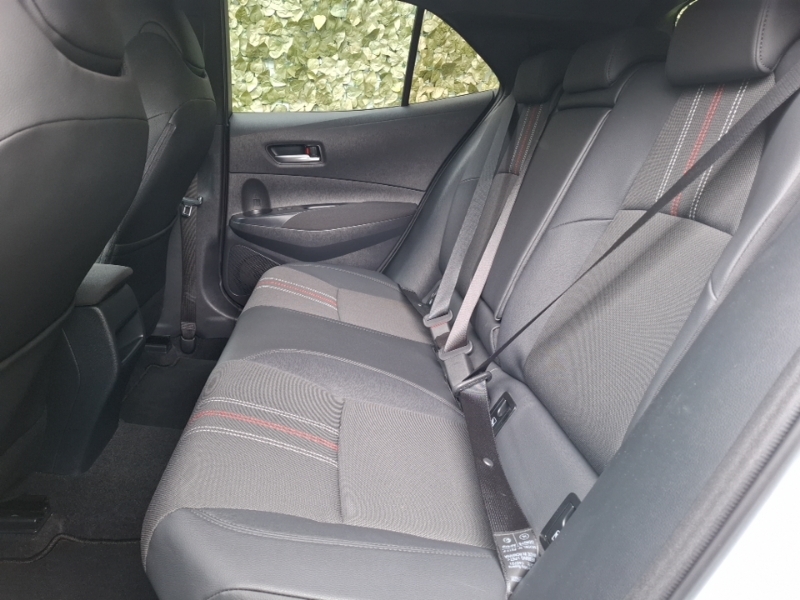 Toyota Corolla 1.8 Vvt-i Hybrid Gr Sport Cvt ST71ASZ White #6